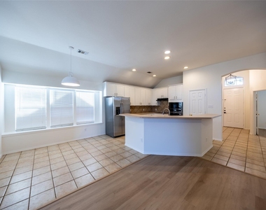 5708 Bedford Lane - Photo Thumbnail 9
