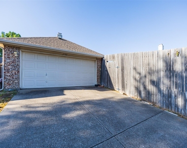5708 Bedford Lane - Photo Thumbnail 28