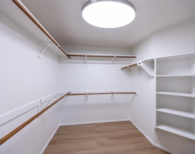 5708 Bedford Lane - Photo Thumbnail 21