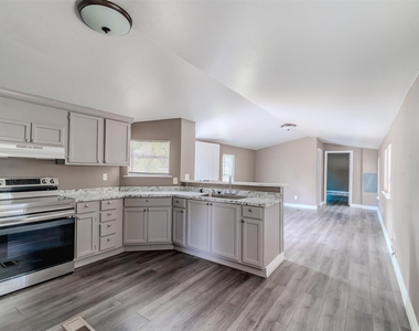 5641 Kimber Lane - Photo Thumbnail 2