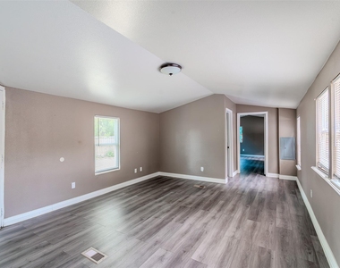 5641 Kimber Lane - Photo Thumbnail 8