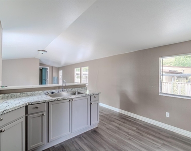 5641 Kimber Lane - Photo Thumbnail 6