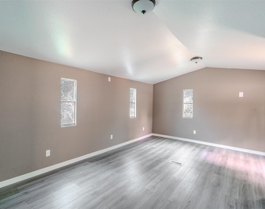 5641 Kimber Lane - Photo Thumbnail 11