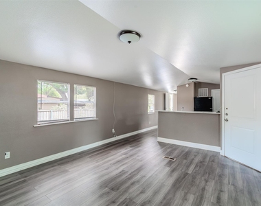 5641 Kimber Lane - Photo Thumbnail 5