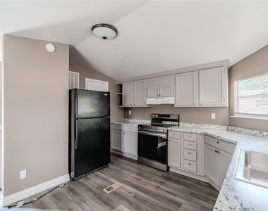 5641 Kimber Lane - Photo Thumbnail 7