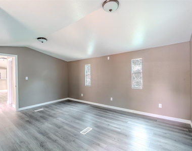 5641 Kimber Lane - Photo Thumbnail 10