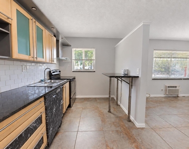 220 Lucerne Avenue - Photo Thumbnail 8