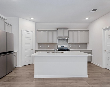 7322 Farmhouse Drive - Photo Thumbnail 12