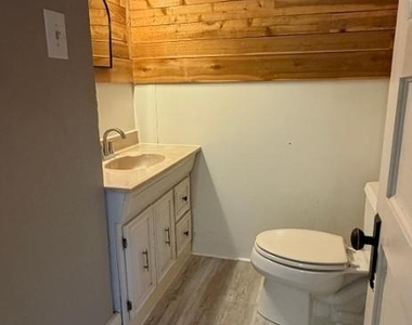 310 W Church Street - Photo Thumbnail 18