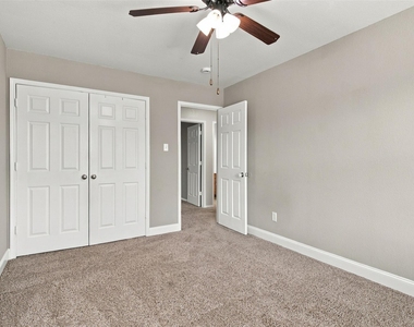 2419 Pheasant Run - Photo Thumbnail 18