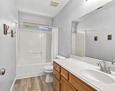 2419 Pheasant Run - Photo Thumbnail 21