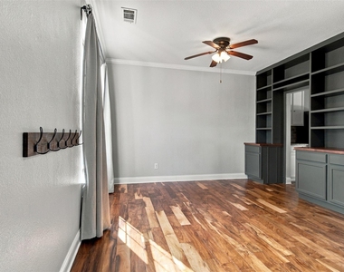 2419 Pheasant Run - Photo Thumbnail 5