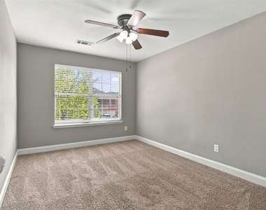 2419 Pheasant Run - Photo Thumbnail 19