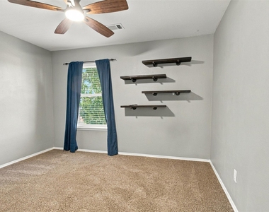 2419 Pheasant Run - Photo Thumbnail 20