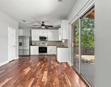 2419 Pheasant Run - Photo Thumbnail 7