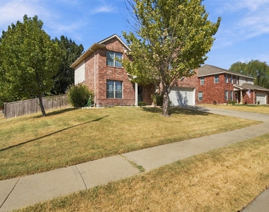 2419 Pheasant Run - Photo Thumbnail 2