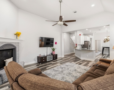 1820 Fountain Vista View - Photo Thumbnail 6
