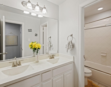 1820 Fountain Vista View - Photo Thumbnail 21