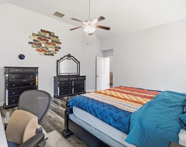 1820 Fountain Vista View - Photo Thumbnail 13
