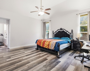 1820 Fountain Vista View - Photo Thumbnail 12