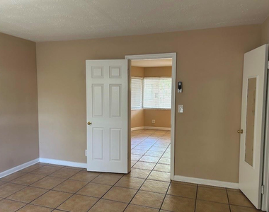 1440 Miami Road - Photo Thumbnail 6