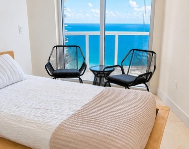 15901 Collins Avenue - Photo Thumbnail 14