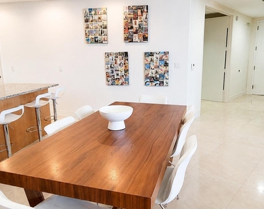 15901 Collins Avenue - Photo Thumbnail 5