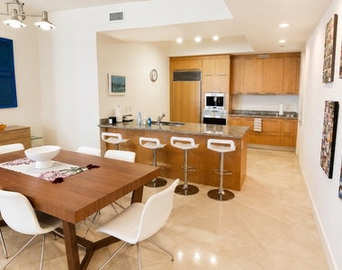 15901 Collins Avenue - Photo Thumbnail 2