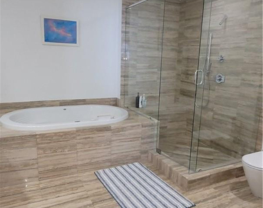 15901 Collins Avenue - Photo Thumbnail 16