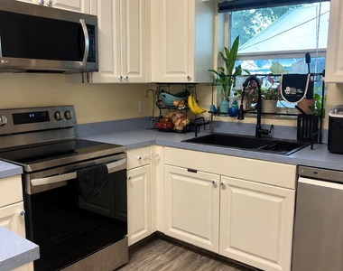 6421 Mullin Street - Photo Thumbnail 9
