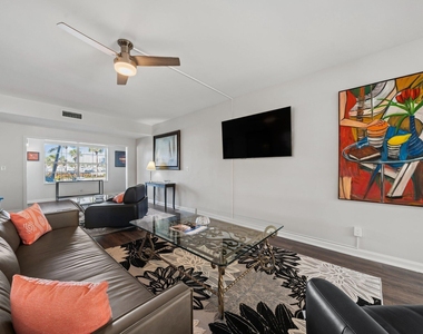 130 Yacht Club Drive - Photo Thumbnail 6