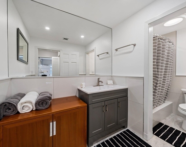130 Yacht Club Drive - Photo Thumbnail 16