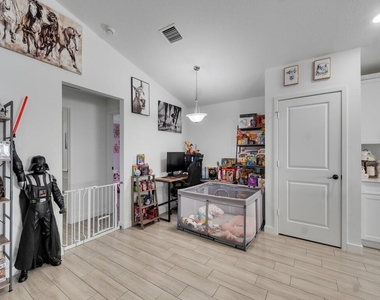 7735 101st Court - Photo Thumbnail 9