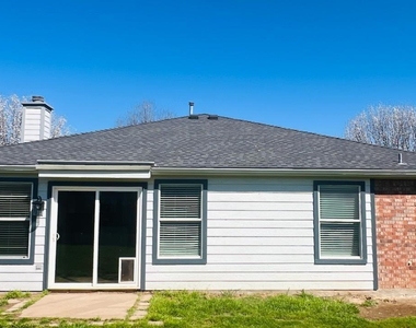 2506 Deer Run Court - Photo Thumbnail 27