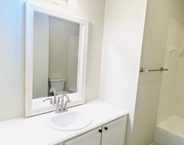 2506 Deer Run Court - Photo Thumbnail 19