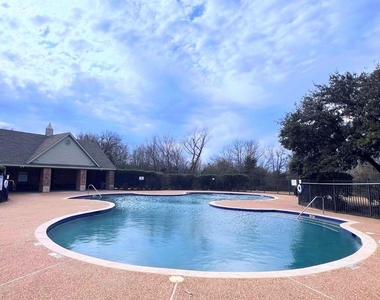 2506 Deer Run Court - Photo Thumbnail 33