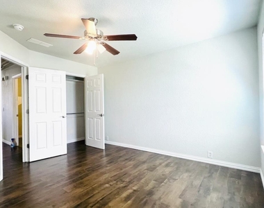 2506 Deer Run Court - Photo Thumbnail 22