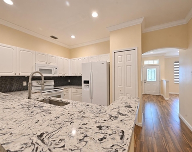 545 Nw Portofino Lane - Photo Thumbnail 10