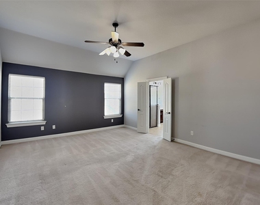 601 Green Pointe Drive - Photo Thumbnail 7