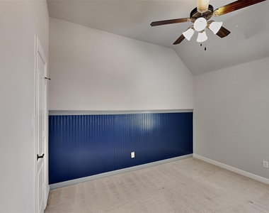 601 Green Pointe Drive - Photo Thumbnail 15