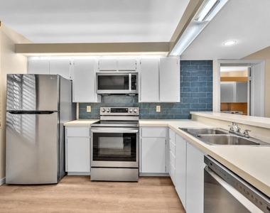 3650 Whitehall Drive - Photo Thumbnail 6