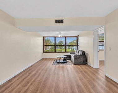 3650 Whitehall Drive - Photo Thumbnail 21