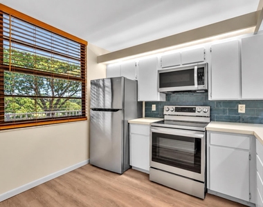 3650 Whitehall Drive - Photo Thumbnail 7