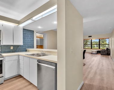 3650 Whitehall Drive - Photo Thumbnail 5