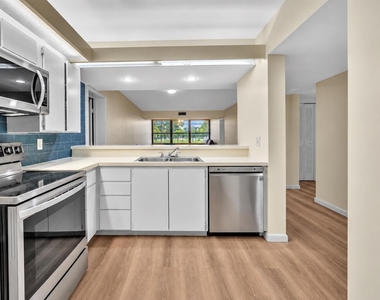 3650 Whitehall Drive - Photo Thumbnail 10
