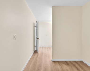 3650 Whitehall Drive - Photo Thumbnail 19