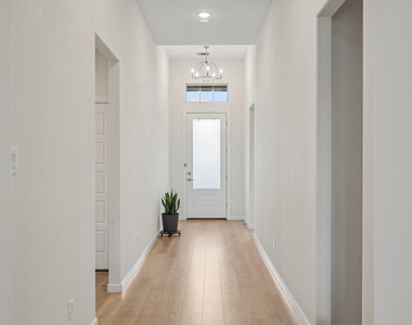 3014 Campbell Drive - Photo Thumbnail 2