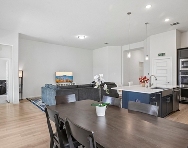 3014 Campbell Drive - Photo Thumbnail 8
