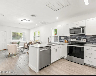 925 S St. John Street - Photo Thumbnail 8