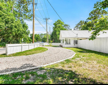 925 S St. John Street - Photo Thumbnail 2